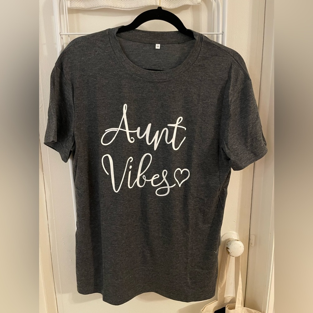 Aunt Vibes T-shirt